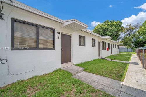 1910 Nw 31st St, Miami, FL, 33142-8616 | Card Image