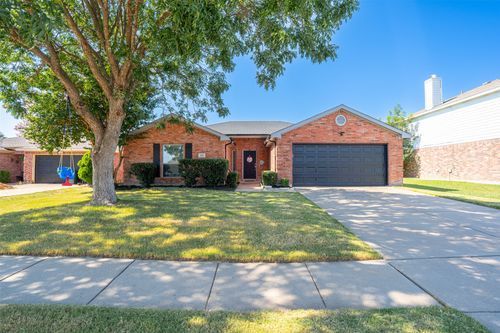 424 Ne Murphy Rd, Burleson, TX, 76028 | Card Image