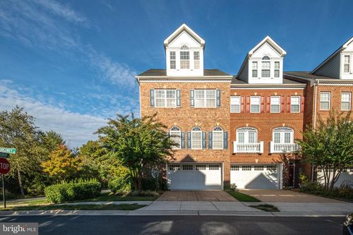 201 Burgundy Ln, Annapolis, MD, 21401-7469 | Card Image