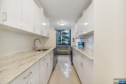 200 Winston, Cliffside Park, NJ, 07010 | Card Image