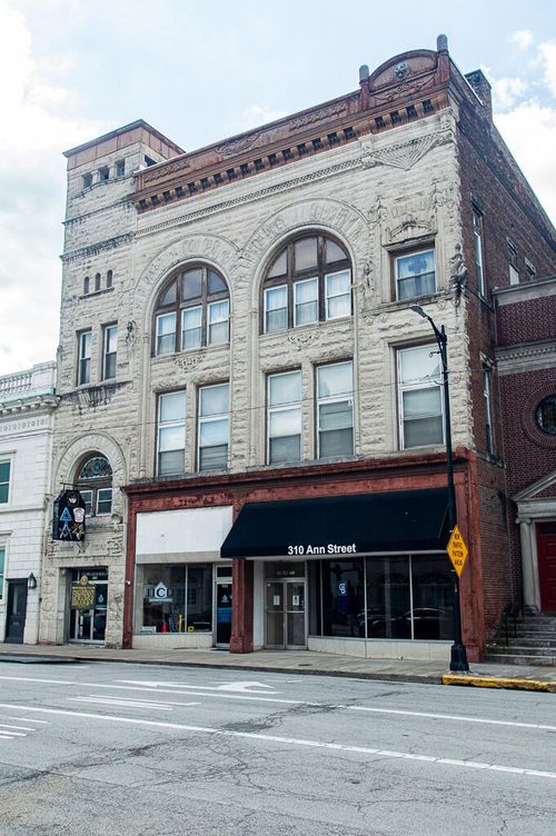 308 Ann St, Frankfort, KY, 40601-2804 | Card Image