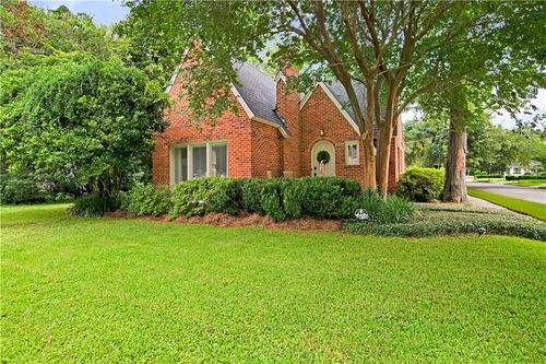 2209 Homewood St, Mobile, AL, 36606-1943 | Card Image