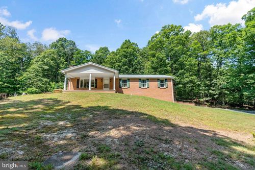 6189 Milo School Rd, GREAT CACAPON, WV, 25422-3068 | Card Image