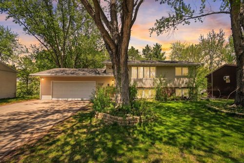 305 8th St N, Sartell, MN, 56377-1427 | Card Image