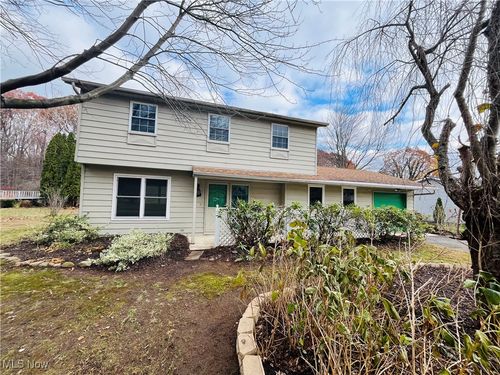 6835 Shelly Dr, Madison, OH, 44057-2558 | Card Image