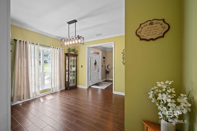 Dining Area | Image 10