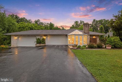 22 Burnside Dr, EAST BERLIN, PA, 17316-9385 | Card Image