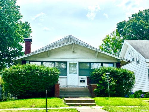 321 S Maple St, Centralia, IL, 62801-3915 | Card Image