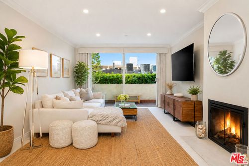 204-125 Montana Ave, Santa Monica, CA, 90403-1106 | Card Image