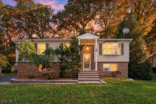 6 Saturn Ct, Highland Lakes, NJ, 07422-9734 | Card Image