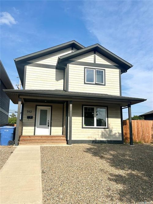 562 105th St, North Battleford, SK, S9A1R7 | Card Image