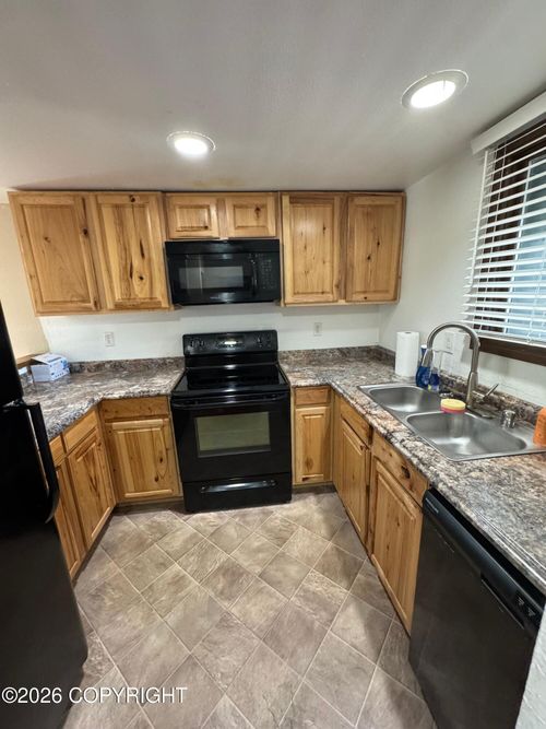 f512-10245 Jamestown Dr, Anchorage, AK, 99507-4442 | Card Image