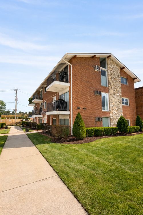 apt-5-6113 W 64th Pl, Chicago, IL, 60638-5313 | Card Image