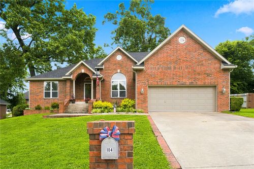 104 Nw O Street, Bentonville, AR, 72712 | Card Image