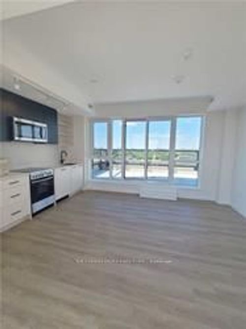 724-2300 St Clair Ave W, Toronto, ON, M6N0B3 | Card Image