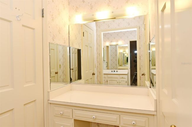Master Bathroom between 2 closets | Image 12