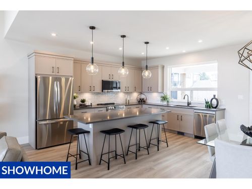 47280 Valerie Place, Chilliwack, BC, V2P7W9 | Card Image
