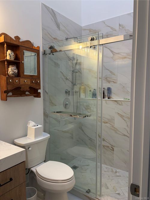 40 Bonac Wood Ln, East Hampton, NY, 11937-1834 | Card Image