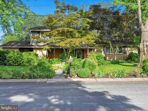 8 Wintermere Rd, LEBANON, PA, 17042-8015 | Card Image