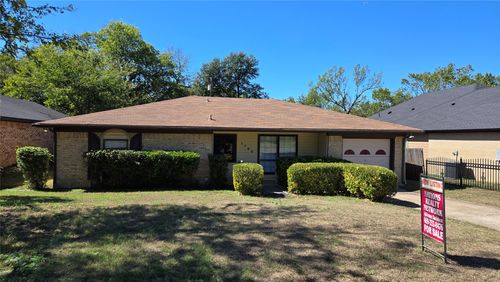 1763 Meadow Crest Ln, Duncanville, TX, 75137-4319 | Card Image
