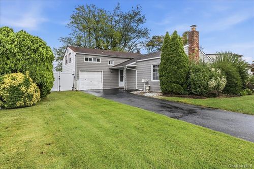 30 Jay St, Hicksville, NY, 11801-5856 | Card Image