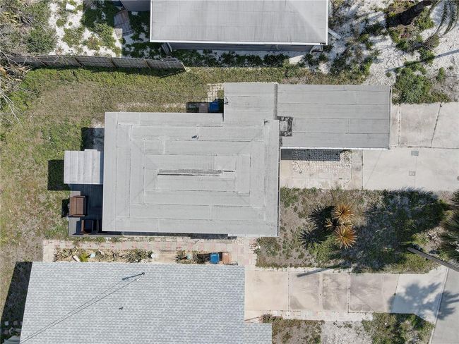 13313 2 Nd St E, House other with 2 bedrooms, 1 bathrooms and null parking in Madeira Beach FL | Image 43