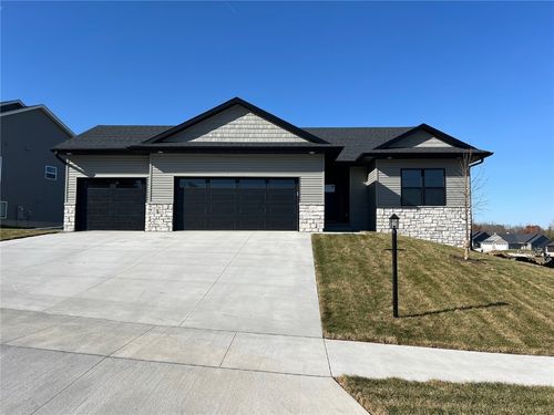 1415 Legend Dr, Tiffin, IA, 52340-1302 | Card Image