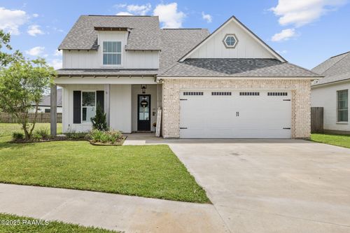 102 Cypress Wood Ln, Youngsville, LA, 70592-6579 | Card Image