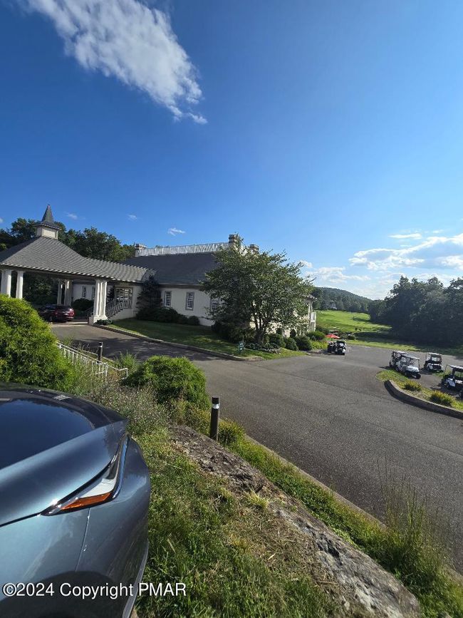 GOLF CLUBHOUSE | Image 79