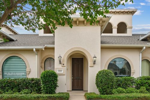 12832 Willow Centre Dr, Houston, TX, 77066-3029 | Card Image