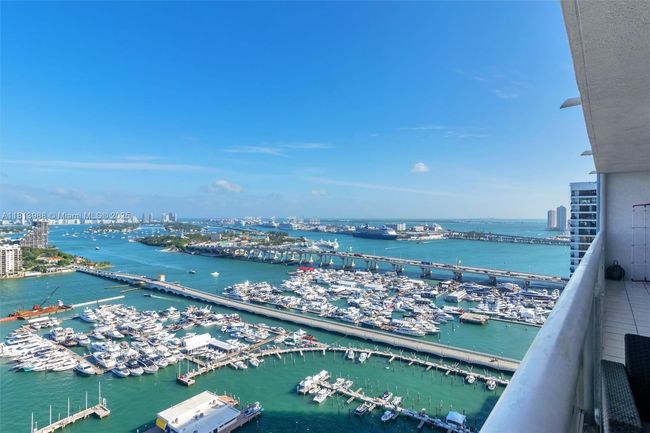 APT-3332 - 1717 N Bayshore Dr, Condo with 2 bedrooms, 2 bathrooms and null parking in Miami FL | Image 22