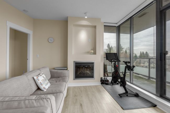 707 - 7088 18 Th Avenue, Condo with 2 bedrooms, 2 bathrooms and 1 parking in Burnaby BC | Image 4