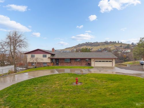 1045 Post Ln, Clarkston, WA, 99403-3219 | Card Image