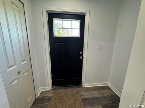 1393 W Stanley Rd, Mount Morris, MI, 48458-2301 | Card Image