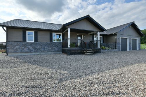 1016 Castleford Rd, Renfrew, ON, K7V3Z8 | Card Image