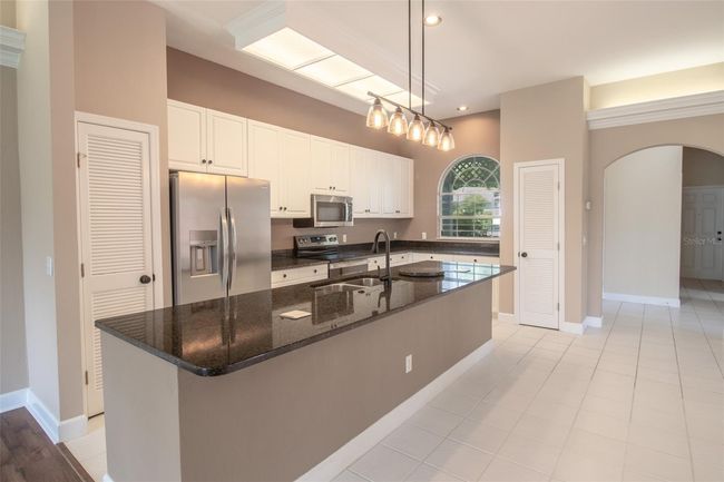 Kitchen | Image 7