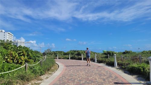 apt-215-335 Ocean Dr, Miami Beach, FL, 33139-8775 | Card Image