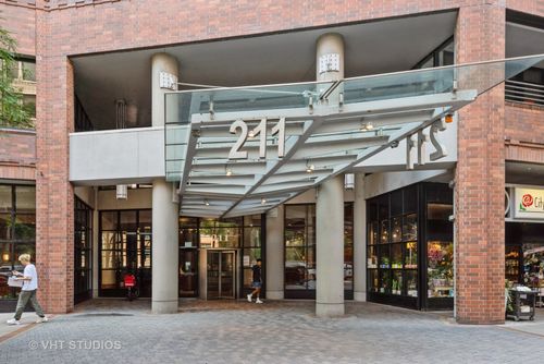 apt-1610-211 E Ohio St, Chicago, IL, 60611-3235 | Card Image