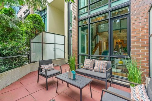 111-10 Renaissance Sq, New Westminster, BC, V3M7B1 | Card Image