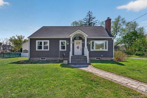 720 Meadow St, Mamaroneck, NY, 10543-1637 | Card Image