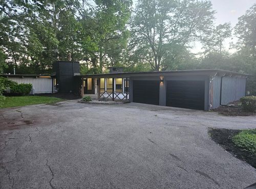 2556 Country Club Dr, Olympia Fields, IL, 60461-1522 | Card Image