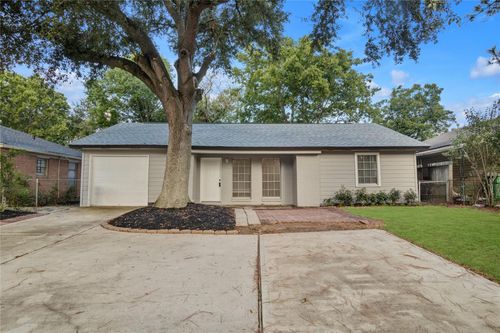 11707 Segrest Dr, Houston, TX, 77047-1615 | Card Image