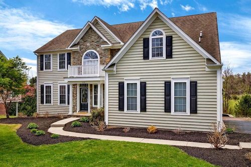 208 Claybrook Dr, WAYNESBORO, VA, 22980-6494 | Card Image