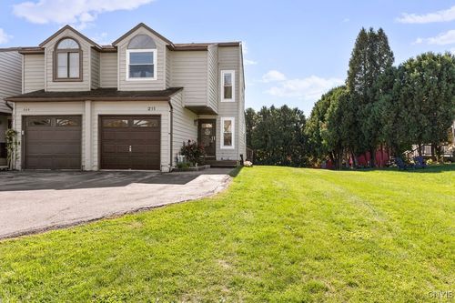 211 Quincy Pl, Liverpool, NY, 13088-5300 | Card Image