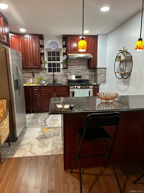 22518 112th Avenue, New York, NY, 11429 | Card Image