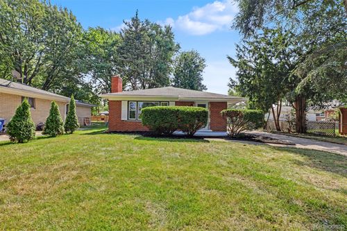 25175 W Chicago, Redford, MI, 48239-2040 | Card Image