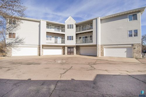 205-4601 S Oxbow Ave Avenue, Sioux Falls, SD, 57106 | Card Image