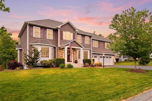 81 Cedar Forest Rd, Smithfield, RI, 02917-1024 | Card Image