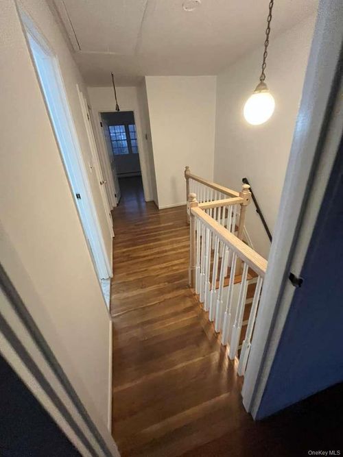 24 Mclaughlin Ave, West Haverstraw, NY, 10993-1010 | Card Image