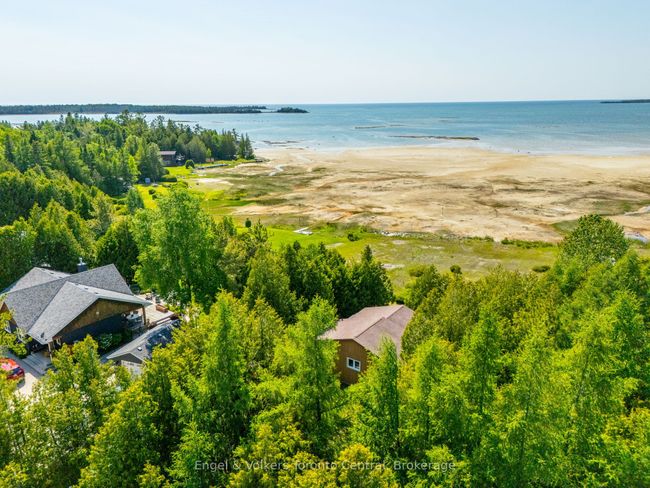 568 Bay St, House other with 3 bedrooms, 1 bathrooms and 4 parking in South Bruce Peninsula ON | Image 4